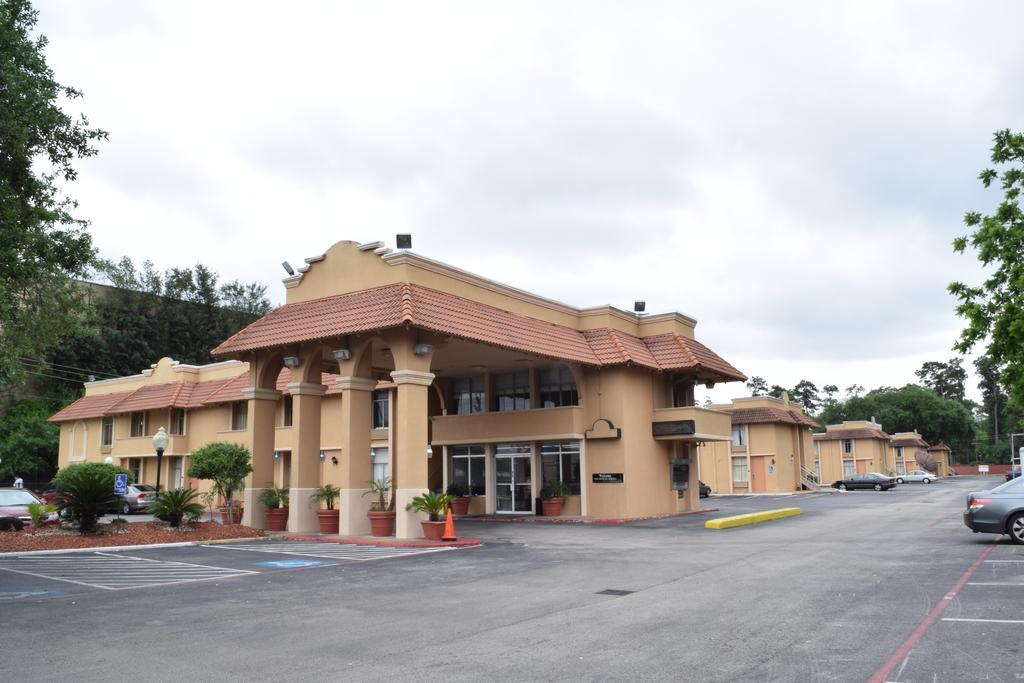 Memorial Inn And Suites Houston Exterior photo